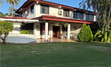 CORONADO / CASA EN VILLA FRENTE AL MAR / 4 HABITACION / AMOBLADA