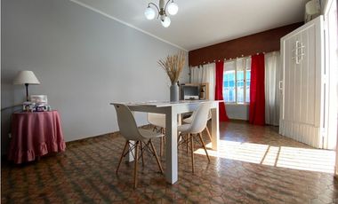 RAMON CARRILLO 6116, entre Cristianía y París, Isidro Casanova