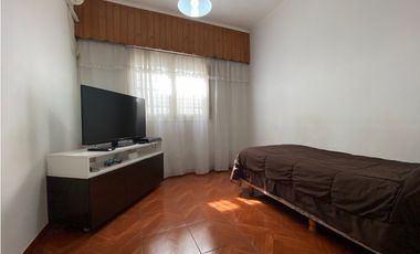 RAMON CARRILLO 6116, entre Cristianía y París, Isidro Casanova