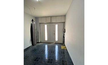 RAMON CARRILLO 6116, entre Cristianía y París, Isidro Casanova