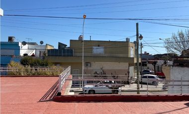 RAMON CARRILLO 6116, entre Cristianía y París, Isidro Casanova