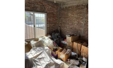 ISLAS MALVINAS 3524 e/Moldes y Canadá