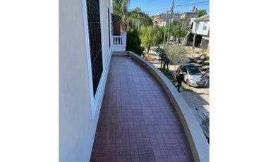 ISLAS MALVINAS 3524 e/Moldes y Canadá