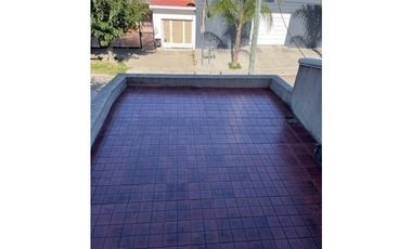 ISLAS MALVINAS 3524 e/Moldes y Canadá