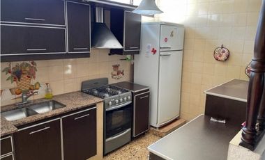 ISLAS MALVINAS 3524 e/Moldes y Canadá