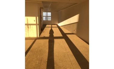 VENTA OFICINA SEMIPISO PLAZA MITRE