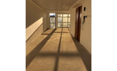 VENTA OFICINA SEMIPISO PLAZA MITRE
