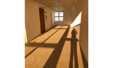 VENTA OFICINA SEMIPISO PLAZA MITRE