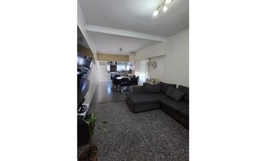 CASA CON GALPON CALLE MADRID