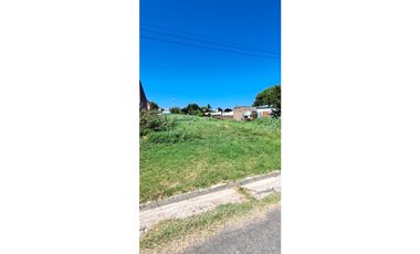 Venta Amplio Lote al ingreso de Colonia Ensayo