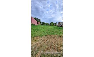 Venta Amplio Lote al ingreso de Colonia Ensayo