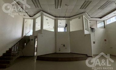 Gran oportunidad de renta comercial en Avenida Alpes