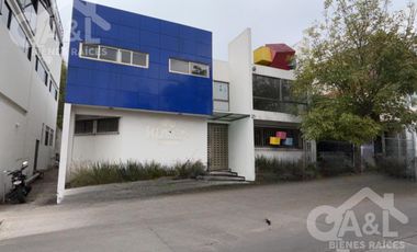 Gran oportunidad de renta comercial en Avenida Alpes