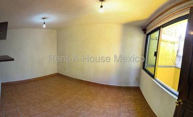 Casa en Renta en 	Villas de Guadalupe Xalostoc, Ecatepec de Morelos JL 25-2937.