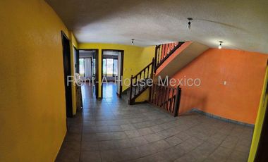 Casa en Renta en 	Villas de Guadalupe Xalostoc, Ecatepec de Morelos JL 25-2937.