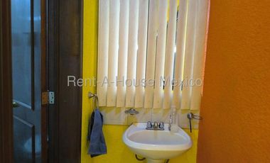 Casa en Renta en 	Villas de Guadalupe Xalostoc, Ecatepec de Morelos JL 25-2937.