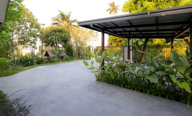 Private Pool Villa In Saraphi