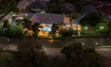 Private Pool Villa In Saraphi