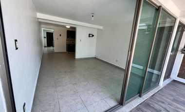RENTO casa pequeña,con ámplia terraza, enfrente de Mundo E,  Viveros de la Loma,