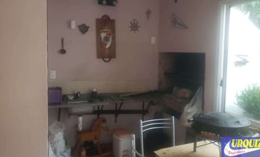 Casa en venta de 4 dormitorios c/ cochera en Villa Sarmiento