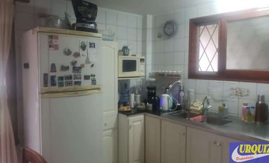 Casa en venta de 4 dormitorios c/ cochera en Villa Sarmiento