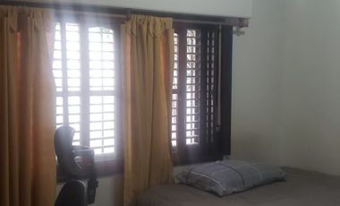 Casa en venta de 4 dormitorios c/ cochera en Villa Sarmiento