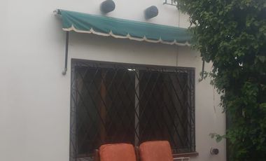 Casa en venta de 4 dormitorios c/ cochera en Villa Sarmiento