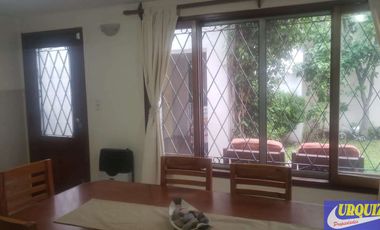 Casa en venta de 4 dormitorios c/ cochera en Villa Sarmiento