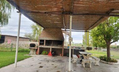 CASA QUINTA AMOBLADA. 4200 M2 DE TERRENO. POCITO