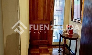 Local Comercial en Venta en Padre Hurtado- Alto Las Condes-Av. Kennedy