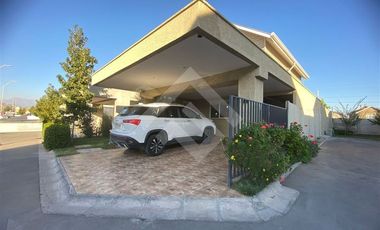 Casa en Venta en Condominio Plaza Buin III/ Víctor Troncoso Muñoz