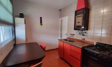 CASA 4 AMBIENTES EN VENTA EN QUILMES OESTE QUINCHO