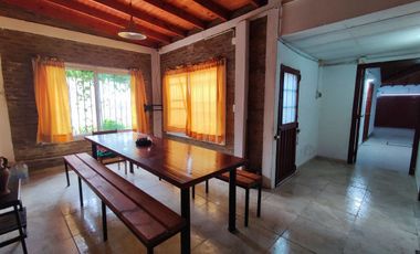 CASA 4 AMBIENTES EN VENTA EN QUILMES OESTE QUINCHO