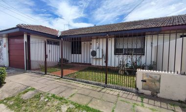 CASA 4 AMBIENTES EN VENTA EN QUILMES OESTE QUINCHO