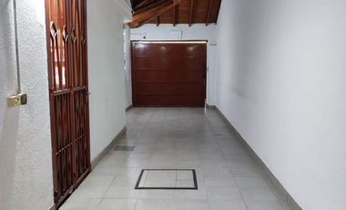 CASA 4 AMBIENTES EN VENTA EN QUILMES OESTE QUINCHO