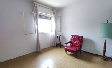 CASA 4 AMBIENTES EN VENTA EN QUILMES OESTE QUINCHO
