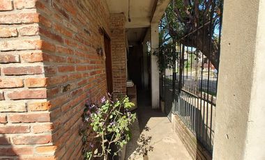 VENTA CASA 3 AMB A REFACCIONAR EZPELETA