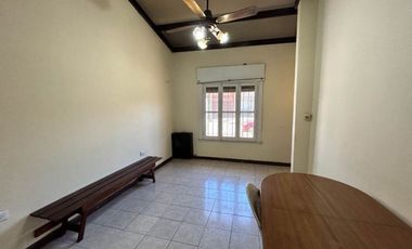 VENTA BLOQUE CASA CON 2 DEPTO 3 AMB C/U QUILMES O