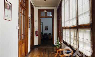 Casa en Arriendo en Moneda entre Cienfuegos y Barroso