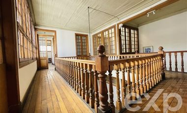 Casa en Arriendo en Moneda entre Cienfuegos y Barroso