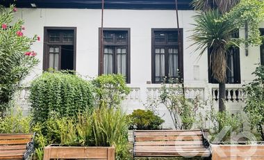 Casa en Arriendo en Moneda entre Cienfuegos y Barroso