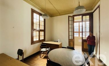 Casa en Arriendo en Moneda entre Cienfuegos y Barroso