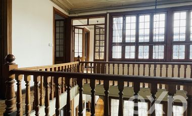 Casa en Arriendo en Moneda entre Cienfuegos y Barroso