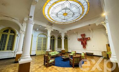 Casa en Arriendo en Moneda entre Cienfuegos y Barroso