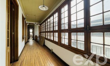 Casa en Arriendo en Moneda entre Cienfuegos y Barroso