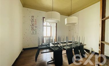 Oficina en Arriendo en Moneda entre Cienfuegos y Barroso