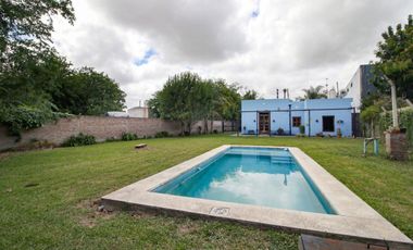 VENTA Casa Quinta - Bosques, Fcio Varela - Pileta