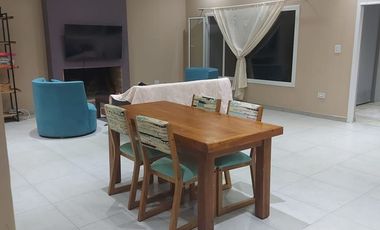 ALQUILER CASA 4 DORMITORIOS, PLOTTIER, NEUQUEN