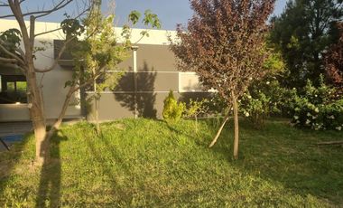 ALQUILER CASA 4 DORMITORIOS, PLOTTIER, NEUQUEN