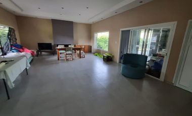 ALQUILER CASA 4 DORMITORIOS, PLOTTIER, NEUQUEN
